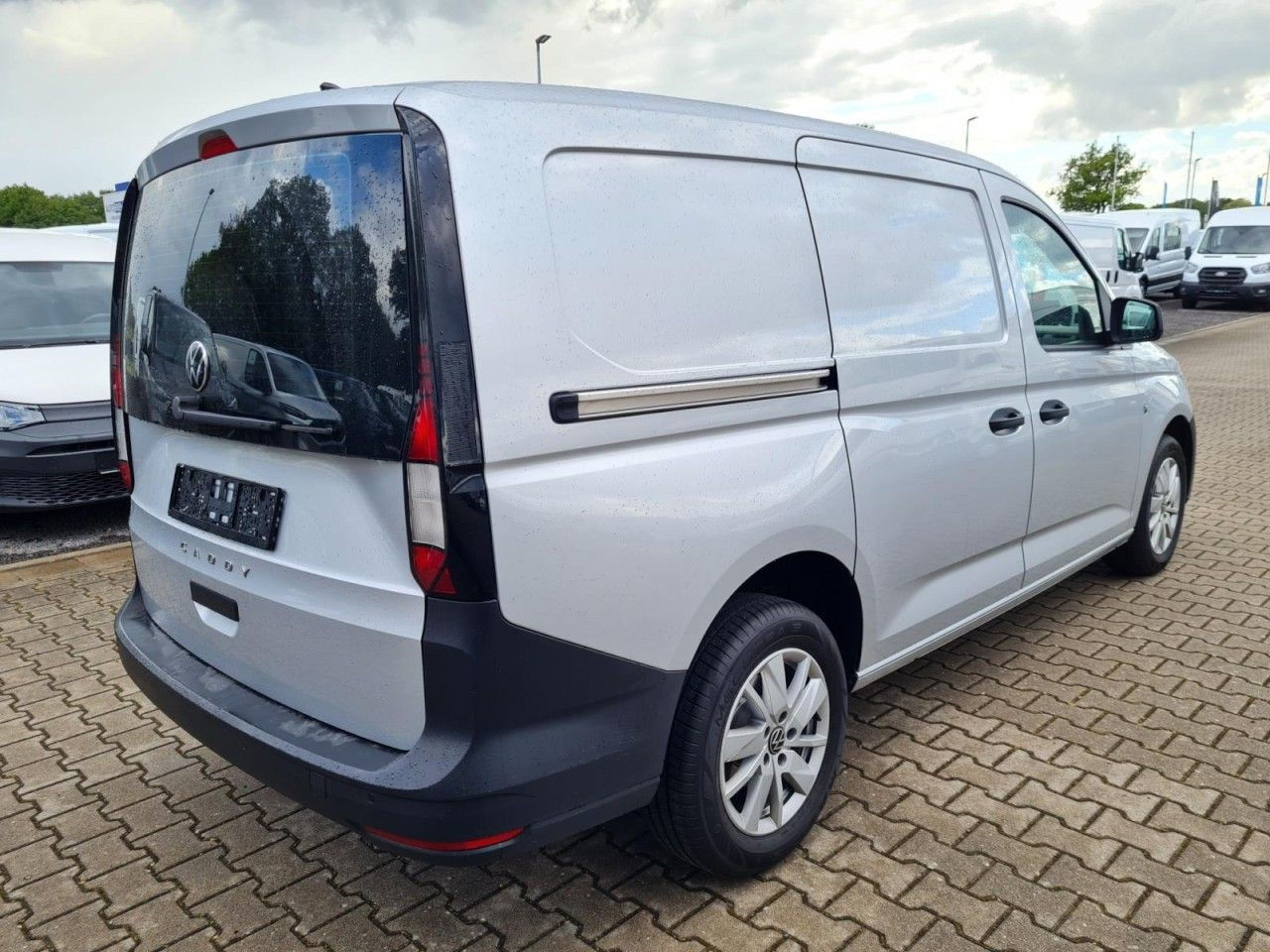 Volkswagen Caddy Cargo Maxi 2.0 TDI NAVI PDC KLIMA Alufelge - فان المدمجة: صورة 4 Volkswagen Caddy Cargo Maxi 2.0 TDI NAVI PDC KLIMA Alufelge - فان المدمجة: صورة 4