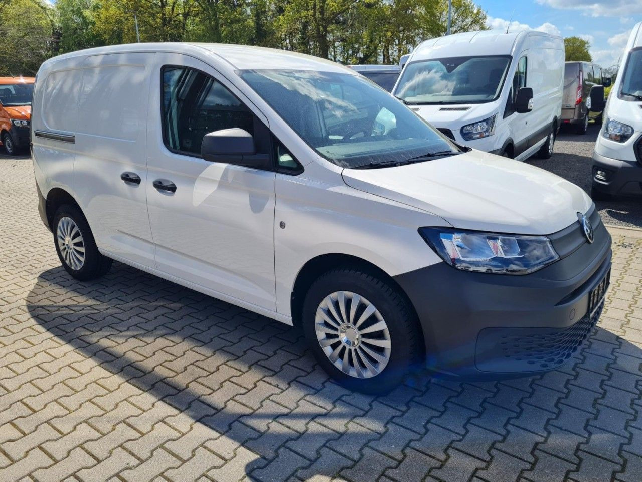Volkswagen Caddy Kasten Cargo 2.0 TDI KLIMA KOMFORT PDC - فان المدمجة: صورة 3 Volkswagen Caddy Kasten Cargo 2.0 TDI KLIMA KOMFORT PDC - فان المدمجة: صورة 3
