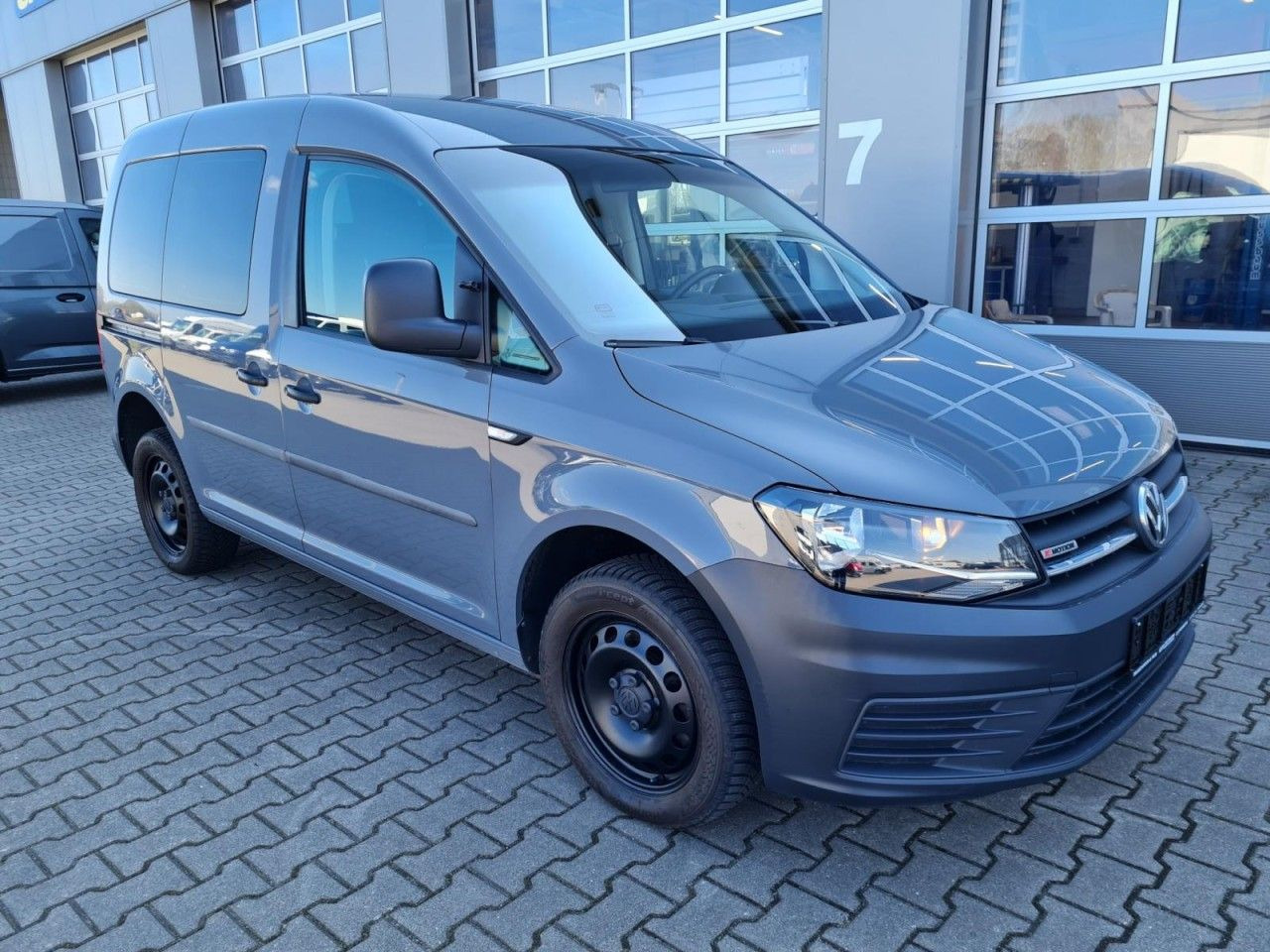 Volkswagen Caddy Kombi 4Motion TDi 5-Sitze KLIMA STHZ TEMPO - ميكروباص: صورة 3 Volkswagen Caddy Kombi 4Motion TDi 5-Sitze KLIMA STHZ TEMPO - ميكروباص: صورة 3