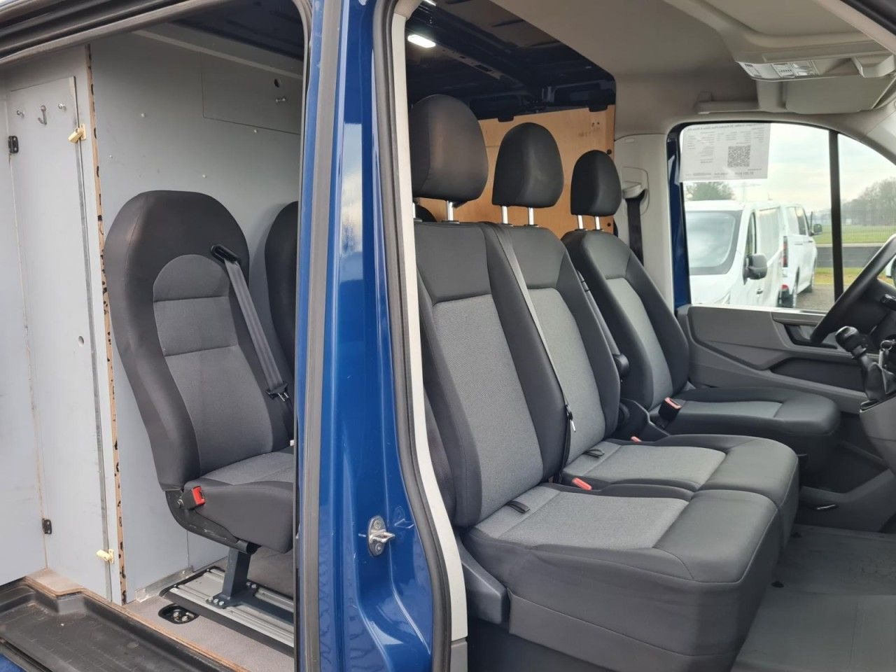 Volkswagen Crafter 35 Kasten Plus Doka mixto 6 Sitze NAVI A - فان, الشاحنات الصغيرة كابينة مزدوجة: صورة 2 Volkswagen Crafter 35 Kasten Plus Doka mixto 6 Sitze NAVI A - فان, الشاحنات الصغيرة كابينة مزدوجة: صورة 2