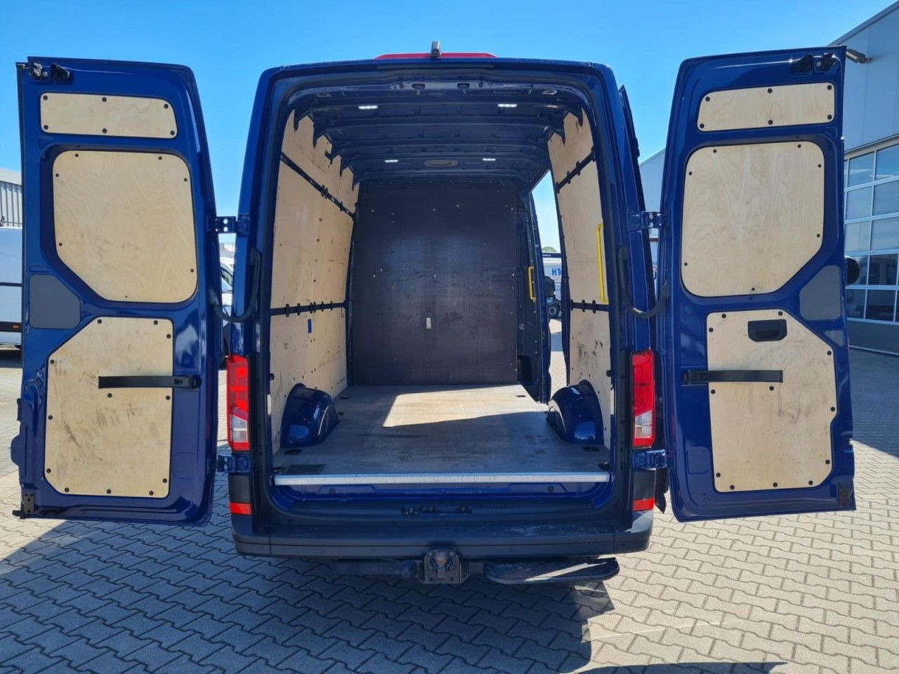 فان Volkswagen Crafter 35 Kasten TDI MR L3H3 RWD AHK: صورة 7