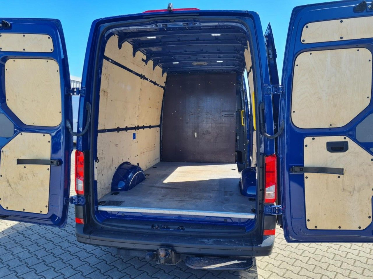 فان Volkswagen Crafter 35 Kasten TDI MR L3H3 RWD AHK: صورة 17