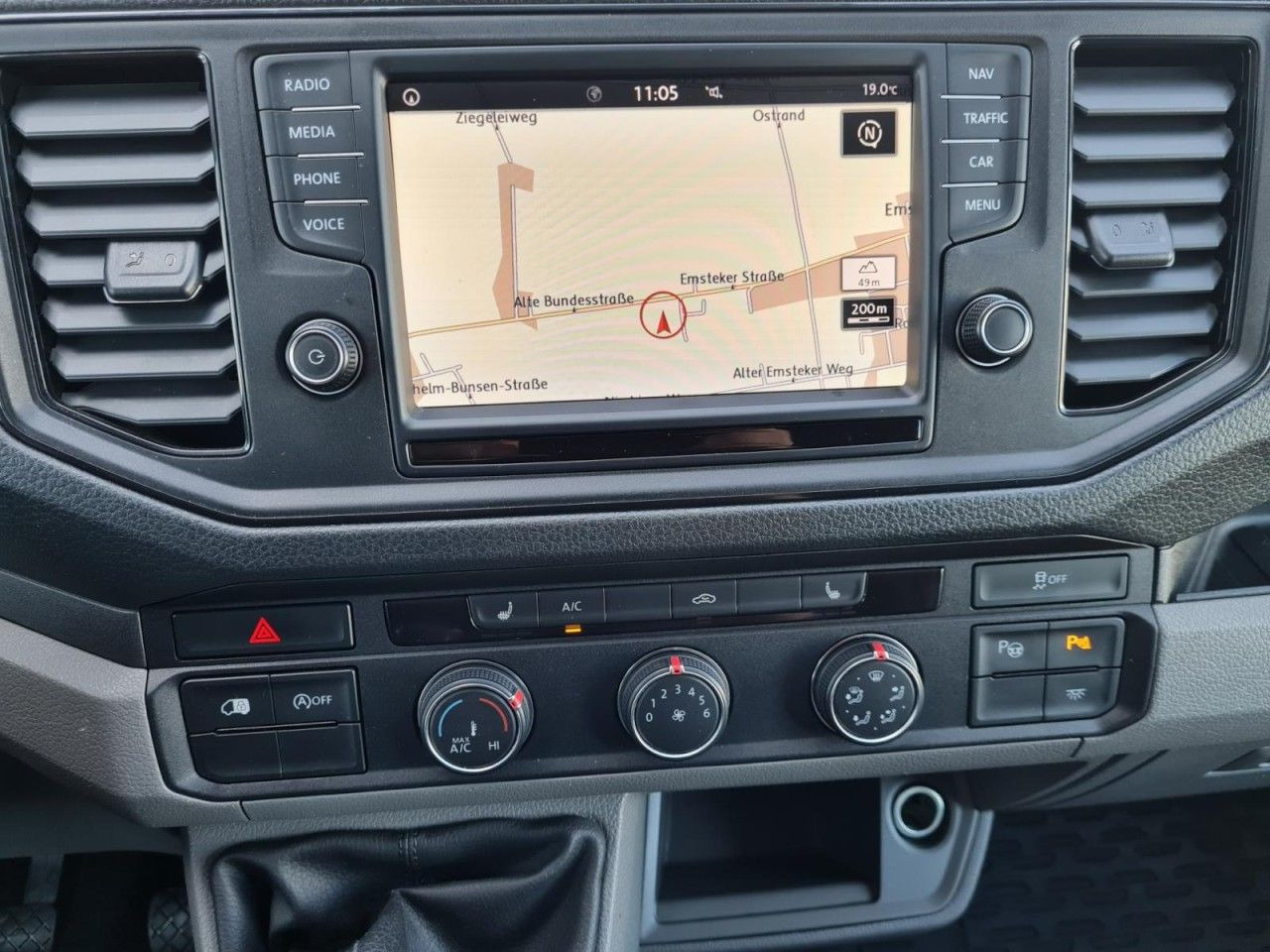 فان Volkswagen Crafter 35 Kasten TDI MR L3H3 RWD AHK: صورة 13