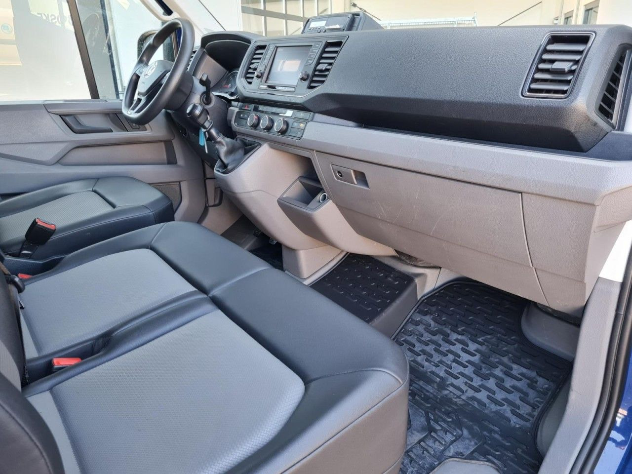 فان Volkswagen Crafter 35 Kasten TDI MR L3H3 RWD AHK: صورة 15