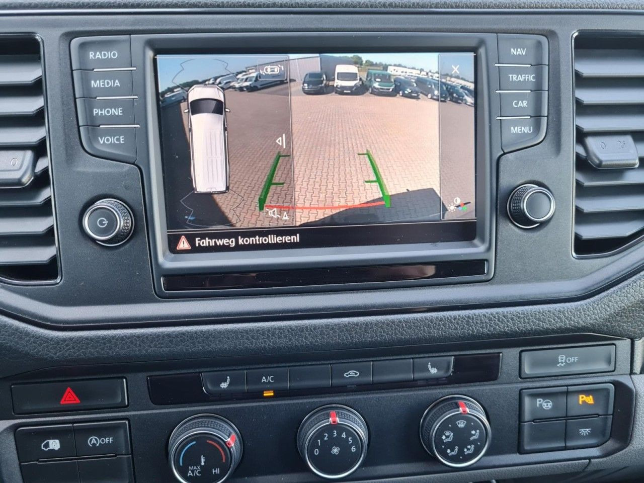 فان Volkswagen Crafter 35 Kasten TDI MR L3H3 RWD AHK: صورة 14
