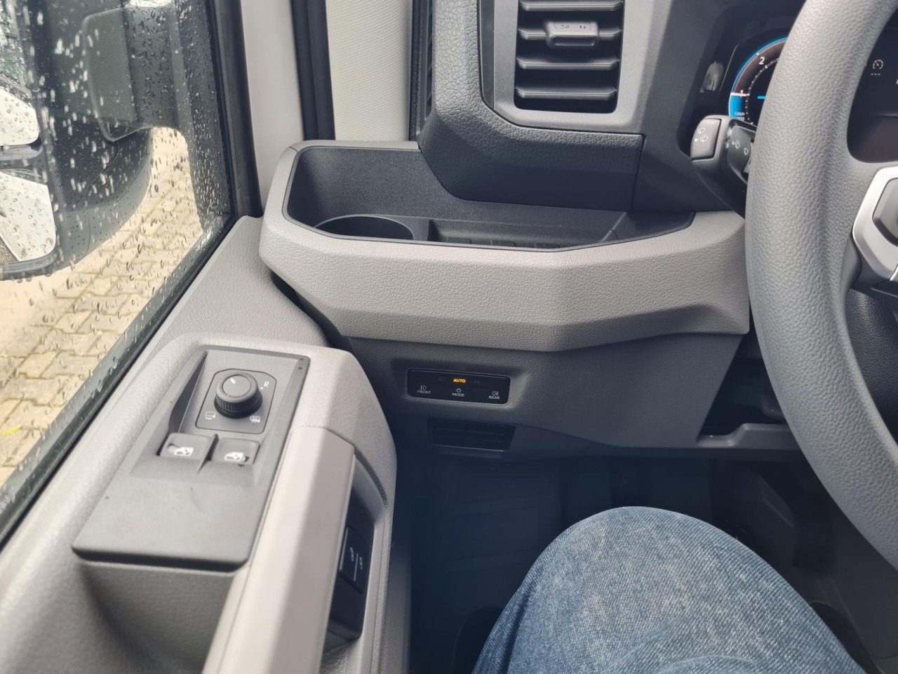 فان Volkswagen Crafter 35 Kasten TDI MR PDC WERKSTATTEINRICHTUNG: صورة 16 فان Volkswagen Crafter 35 Kasten TDI MR PDC WERKSTATTEINRICHTUNG: صورة 16