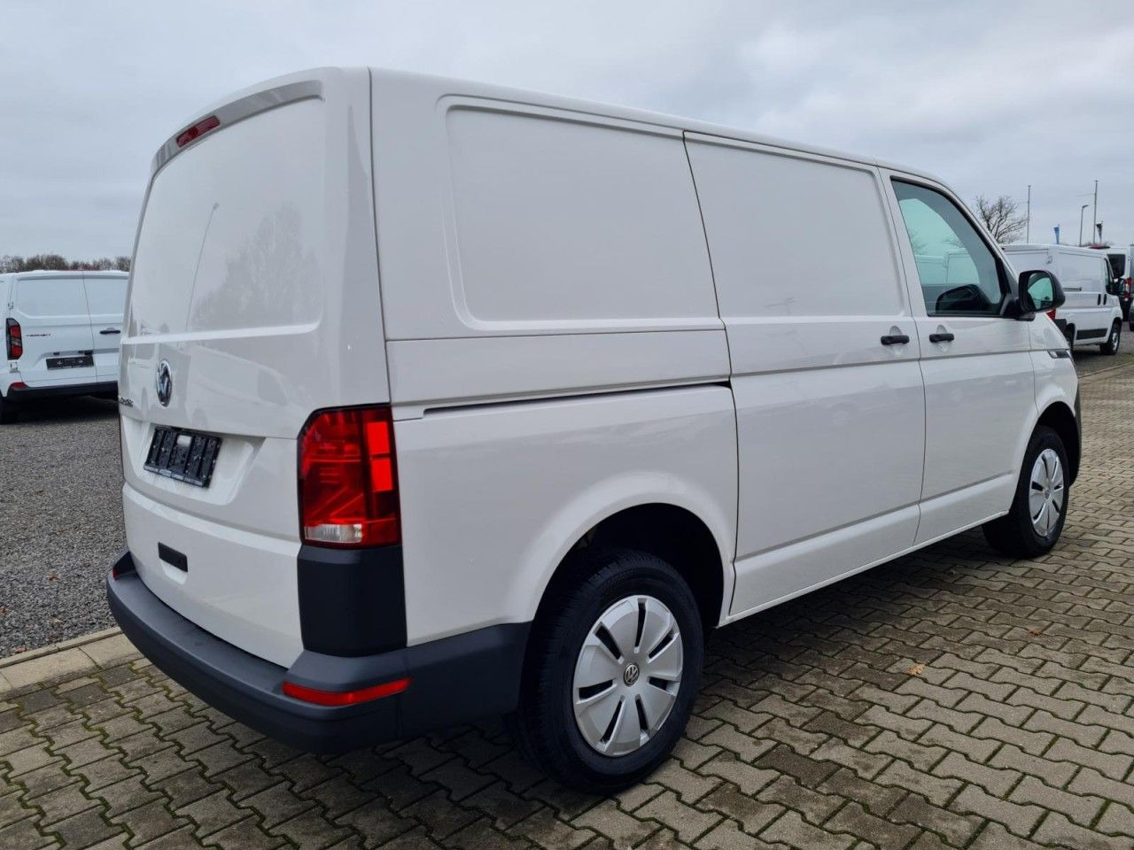 Volkswagen T6.1 Kasten L1 KR Heckklappe KAMERA KLIMA ALLWET - فان المدمجة: صورة 4 Volkswagen T6.1 Kasten L1 KR Heckklappe KAMERA KLIMA ALLWET - فان المدمجة: صورة 4