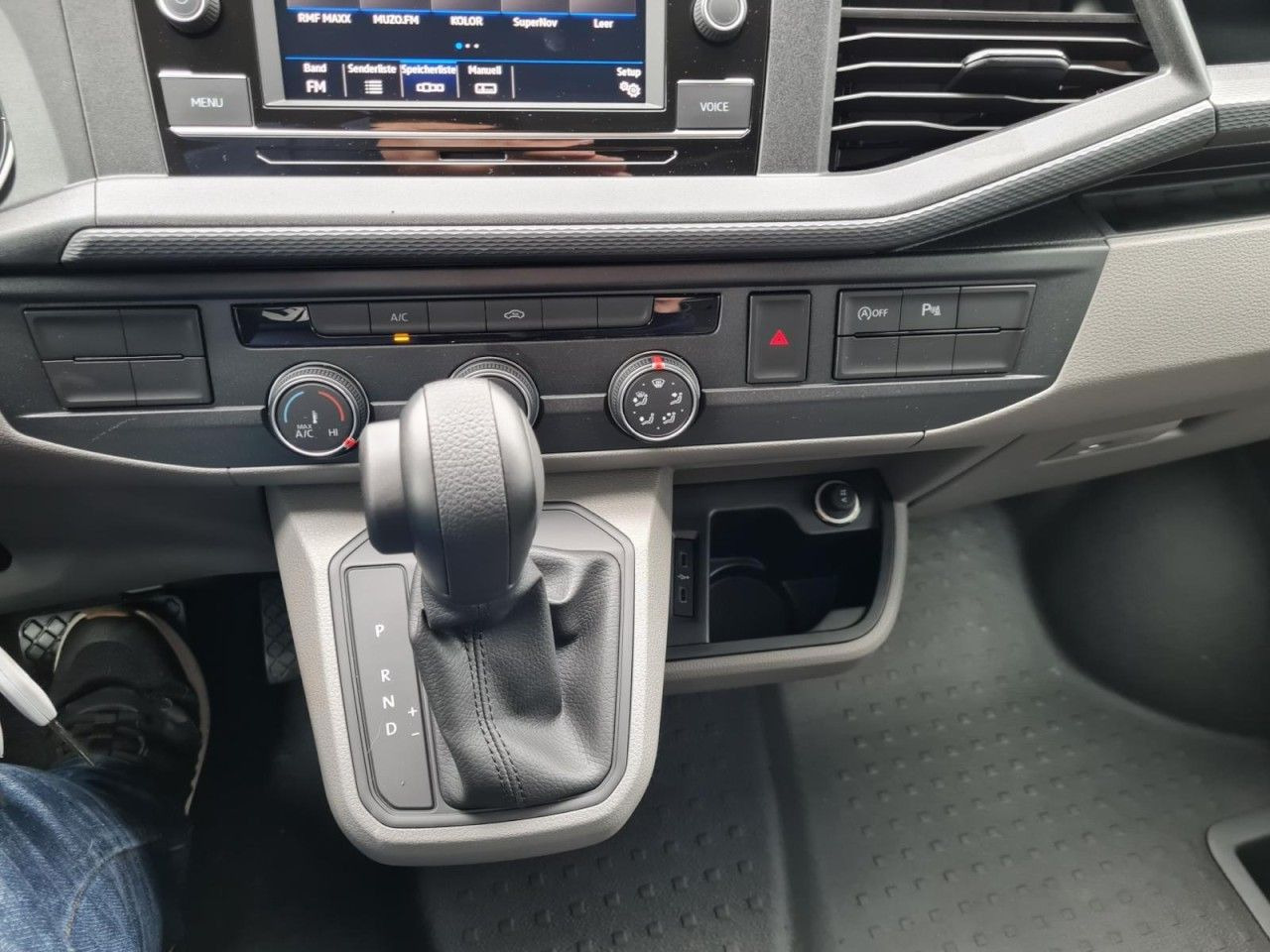 Volkswagen T6.1 Kasten TDI lang DSG LED KAMERA TEMPOMAT Volkswagen T6.1 Kasten TDI lang DSG LED KAMERA TEMPOMAT: صورة 16