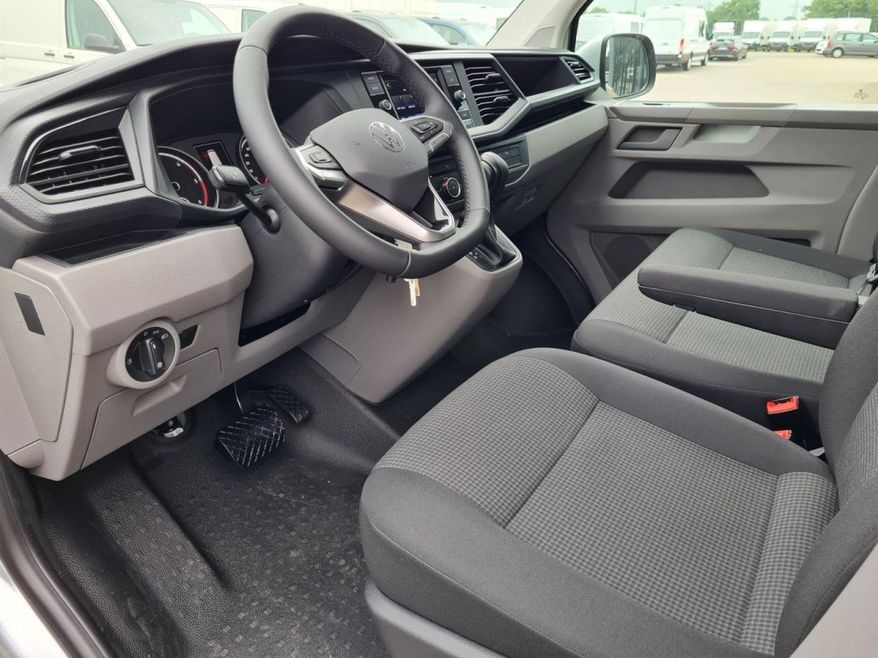 Volkswagen T6.1 Kasten TDI lang DSG LED KAMERA TEMPOMAT Volkswagen T6.1 Kasten TDI lang DSG LED KAMERA TEMPOMAT: صورة 8
