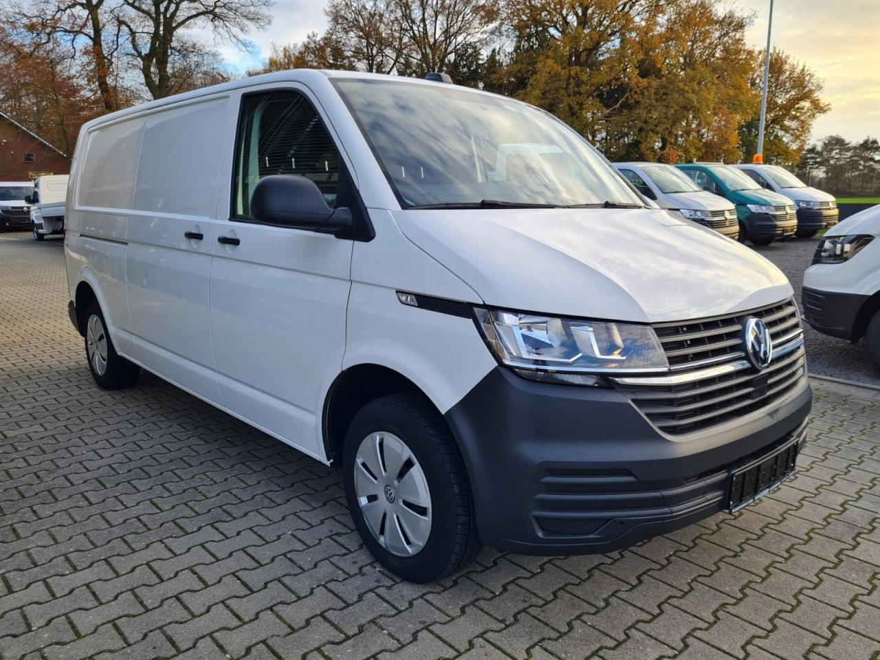 Volkswagen T6.1 Kasten TDI lang L2 DSG KLIMA KAMERA PDC - فان المدمجة: صورة 3 Volkswagen T6.1 Kasten TDI lang L2 DSG KLIMA KAMERA PDC - فان المدمجة: صورة 3