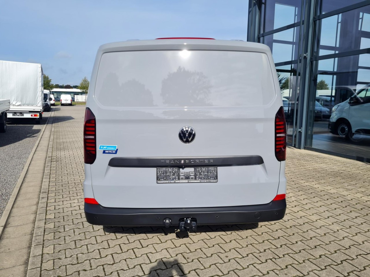 Volkswagen T7 Transporter Kasten TDi AG L2 AHK KLIMA KAMERA LED - فان المدمجة: صورة 5 Volkswagen T7 Transporter Kasten TDi AG L2 AHK KLIMA KAMERA LED - فان المدمجة: صورة 5