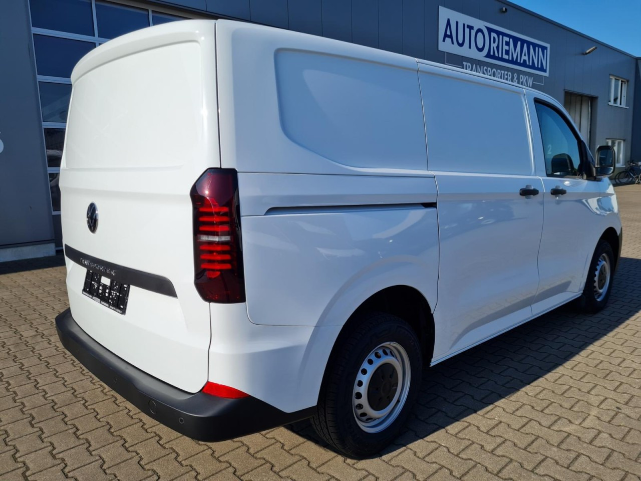 Volkswagen T7 Transporter Kasten TDi L1 Heckklappe KLIMA PDC - فان المدمجة: صورة 5 Volkswagen T7 Transporter Kasten TDi L1 Heckklappe KLIMA PDC - فان المدمجة: صورة 5
