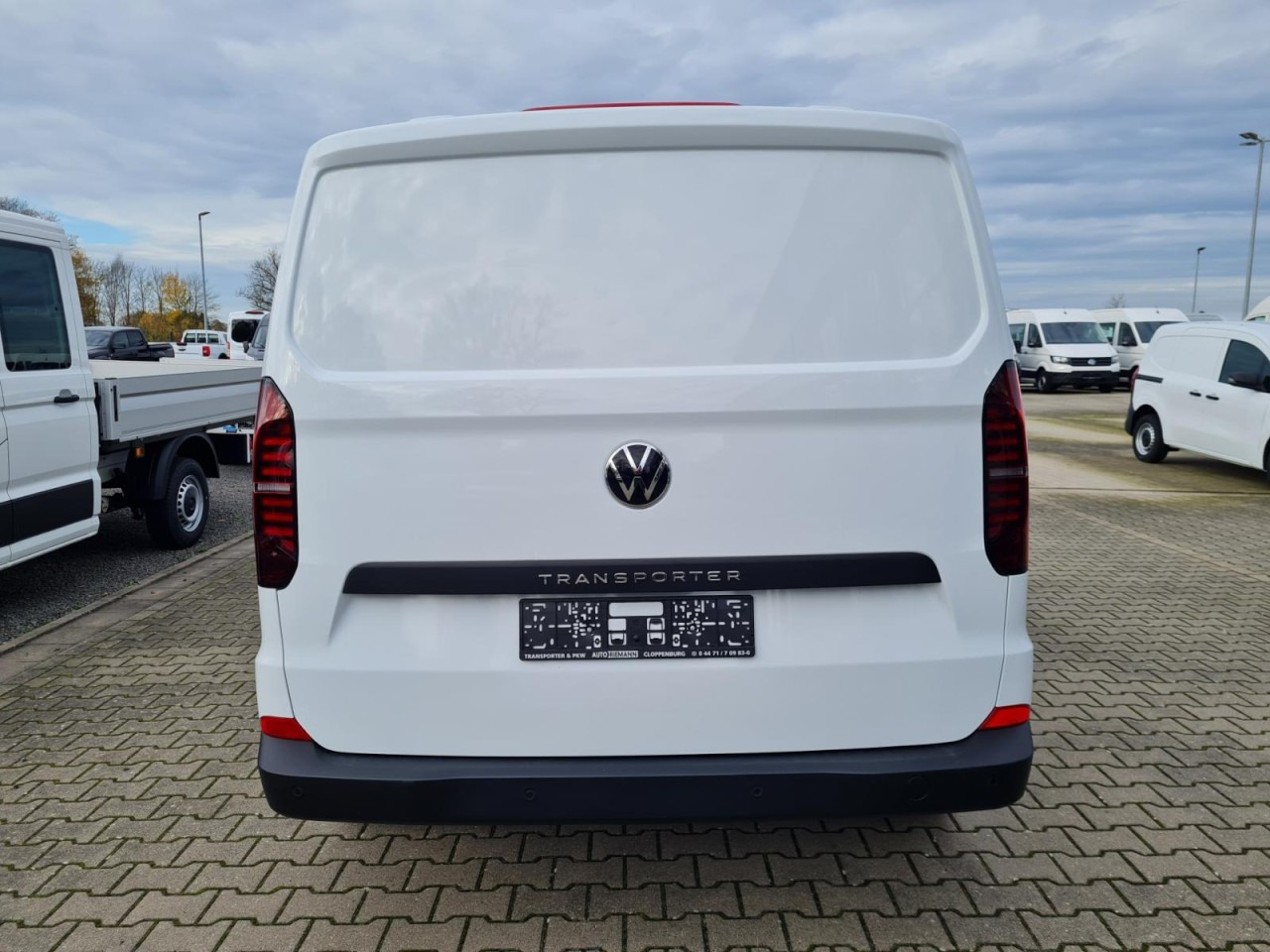 Volkswagen T7 Transporter Kasten Tdi KR Heckklappe PDC KLIMA - فان المدمجة: صورة 5 Volkswagen T7 Transporter Kasten Tdi KR Heckklappe PDC KLIMA - فان المدمجة: صورة 5