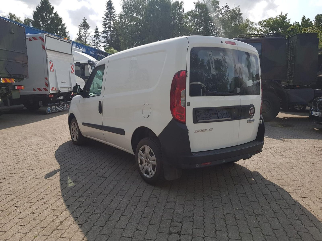 Fiat Doblo Kastenwagen SX 1.3 Klima, Radio mit Nav... - ميكروباص: صورة 3 Fiat Doblo Kastenwagen SX 1.3 Klima, Radio mit Nav... - ميكروباص: صورة 3