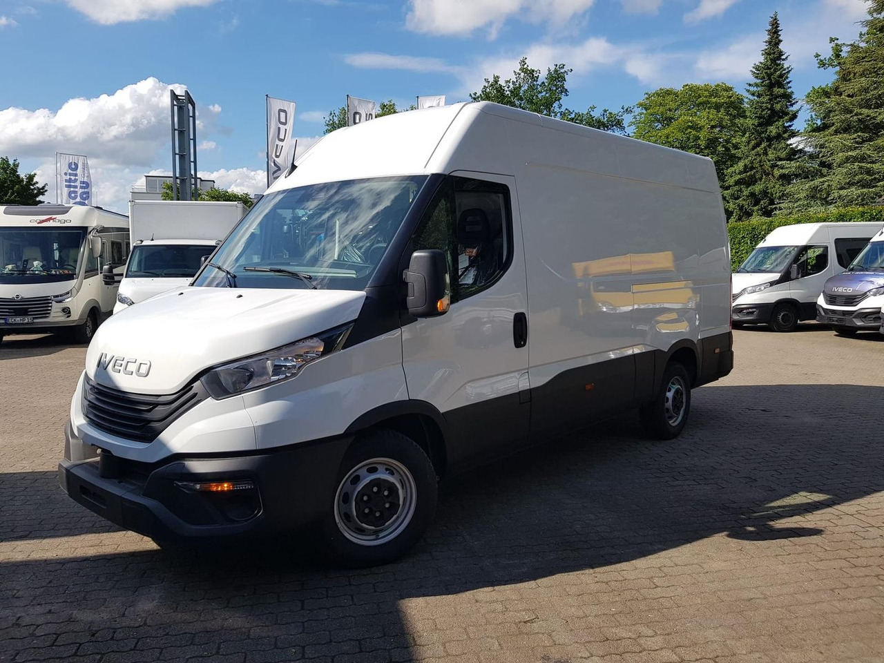 Iveco Daily 35S14A8 V Y mit Rückfahrkamera und Radi... - فان: صورة 1 Iveco Daily 35S14A8 V Y mit Rückfahrkamera und Radi... - فان: صورة 1