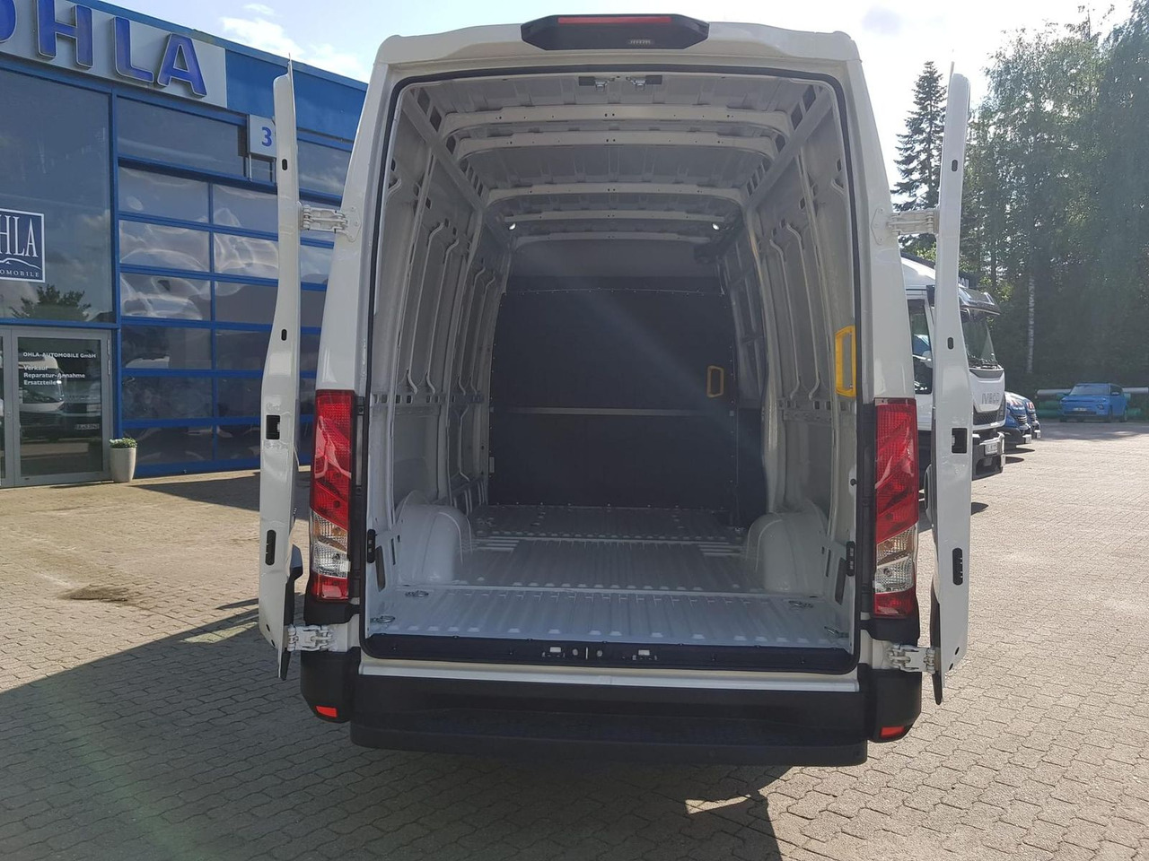Iveco Daily 35S14A8 V Y mit Rückfahrkamera und Radi... - فان: صورة 5 Iveco Daily 35S14A8 V Y mit Rückfahrkamera und Radi... - فان: صورة 5