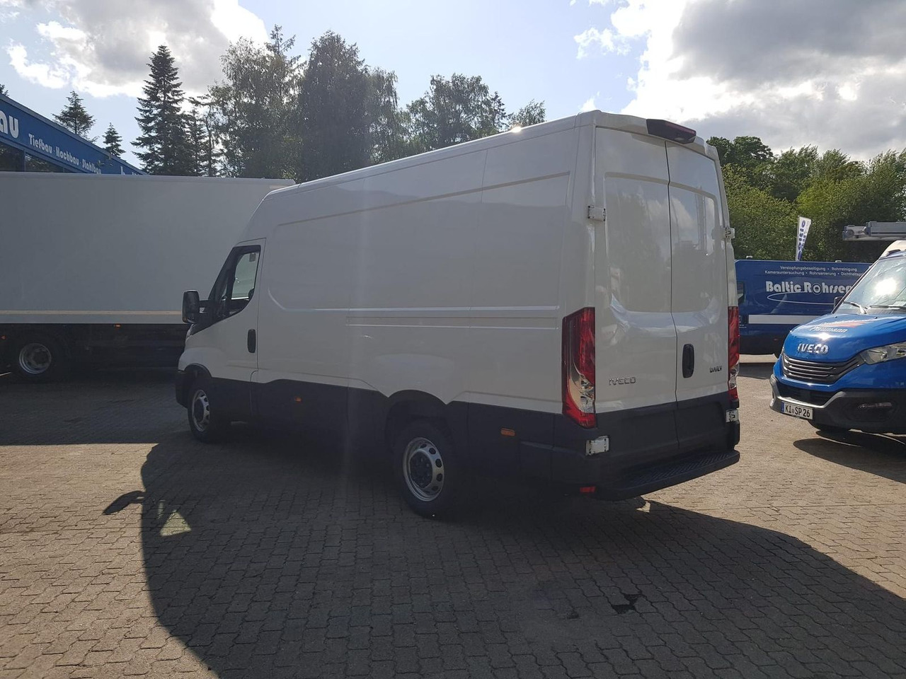 Iveco Daily 35S14A8 V Y mit Rückfahrkamera und Radi... - فان: صورة 3 Iveco Daily 35S14A8 V Y mit Rückfahrkamera und Radi... - فان: صورة 3