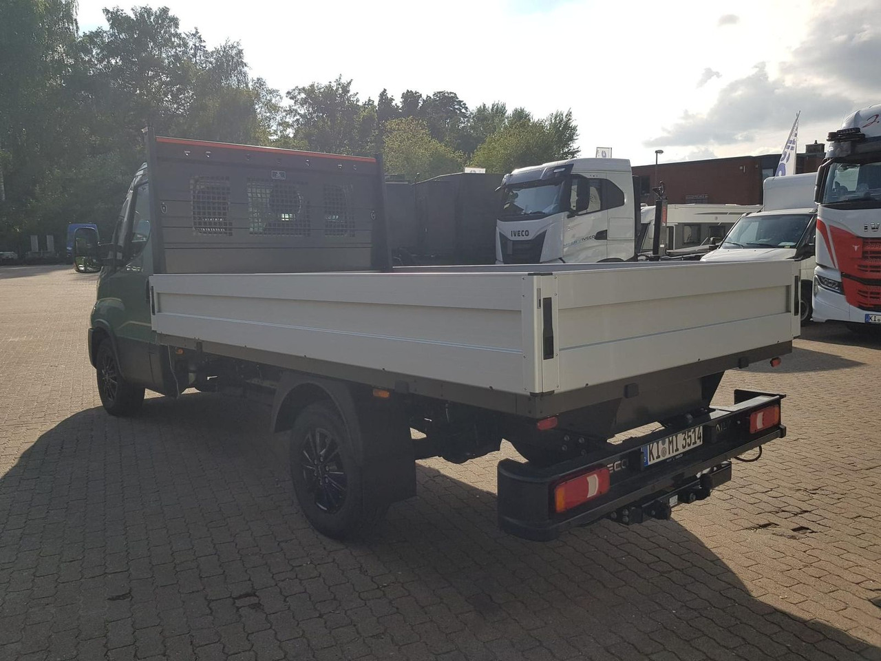 Iveco Daily 35S14HA8 Pritsche AHK 100 kW (136 PS),... - شاحنة مفتوحة: صورة 3 Iveco Daily 35S14HA8 Pritsche AHK 100 kW (136 PS),... - شاحنة مفتوحة: صورة 3