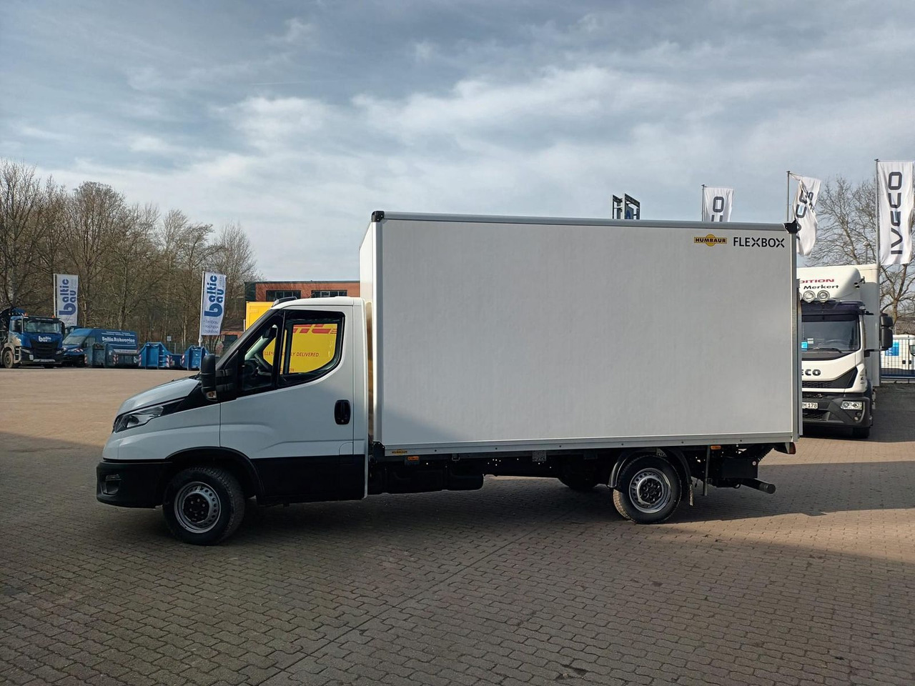Iveco Daily 35S14HE Koffer LBW, Rückfahrkamera 2x a... - شاحنة مغلقة الصندوق: صورة 2 Iveco Daily 35S14HE Koffer LBW, Rückfahrkamera 2x a... - شاحنة مغلقة الصندوق: صورة 2