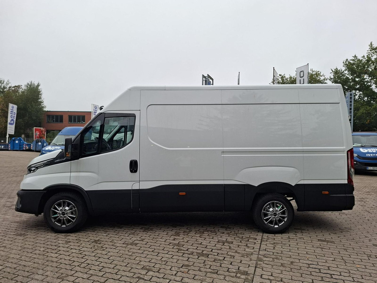 Iveco Daily 35S16A8V 115KW Klima - Radio Rückfahrka... - فان: صورة 2 Iveco Daily 35S16A8V 115KW Klima - Radio Rückfahrka... - فان: صورة 2