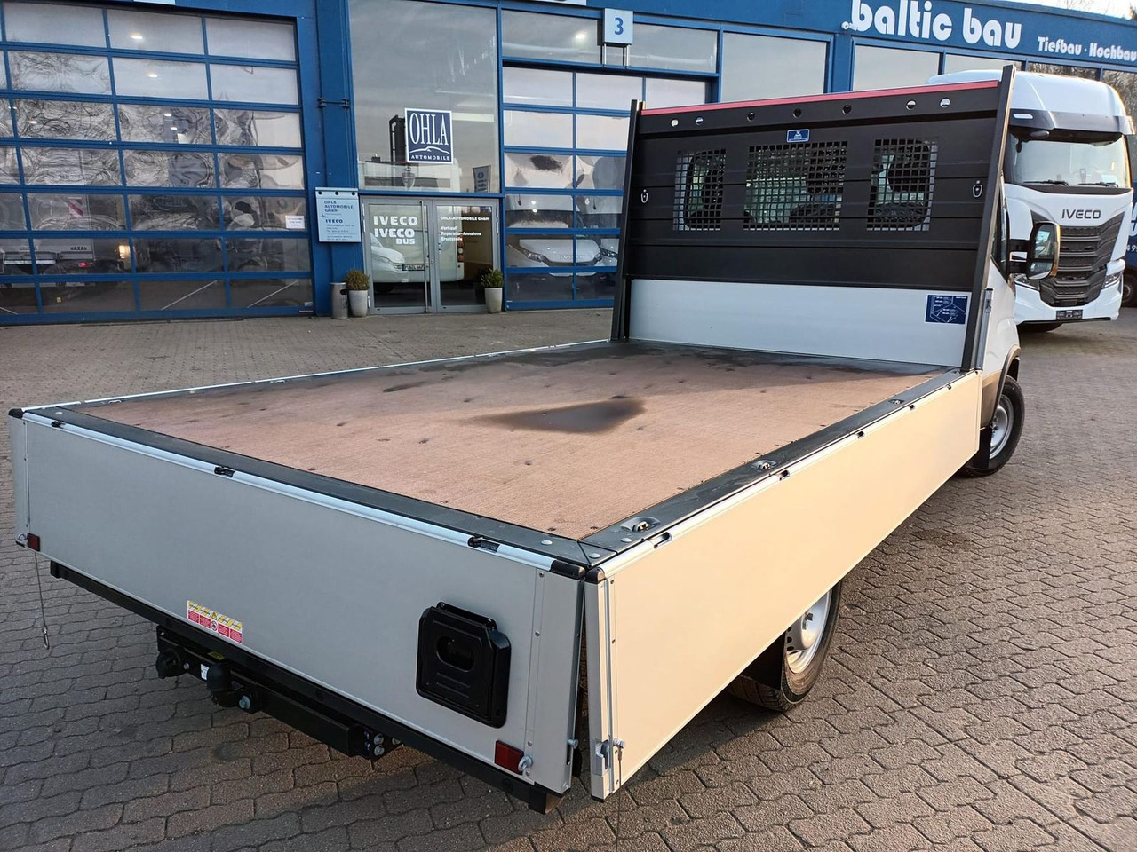 Iveco Daily 35S16H3.0 Pritsche,AHK, Rückfahrkamera... - شاحنة مفتوحة: صورة 4 Iveco Daily 35S16H3.0 Pritsche,AHK, Rückfahrkamera... - شاحنة مفتوحة: صورة 4