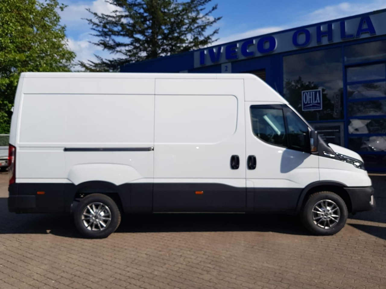 فان Iveco Daily 35S18HA8 V 3520L mit AHK, Rückfahrkamer...: صورة 8