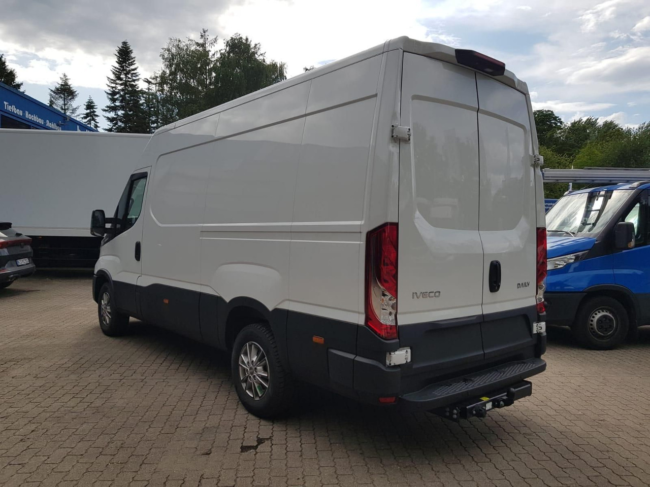 Iveco Daily 35S18HA8 V 3520L mit AHK, Rückfahrkamer... - فان: صورة 3 Iveco Daily 35S18HA8 V 3520L mit AHK, Rückfahrkamer... - فان: صورة 3