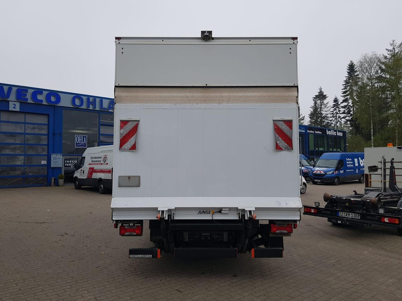 Iveco Daily 70C18HA8/P Koffer, Luftfederung, Kamera - شاحنة مغلقة الصندوق: صورة 5 Iveco Daily 70C18HA8/P Koffer, Luftfederung, Kamera - شاحنة مغلقة الصندوق: صورة 5