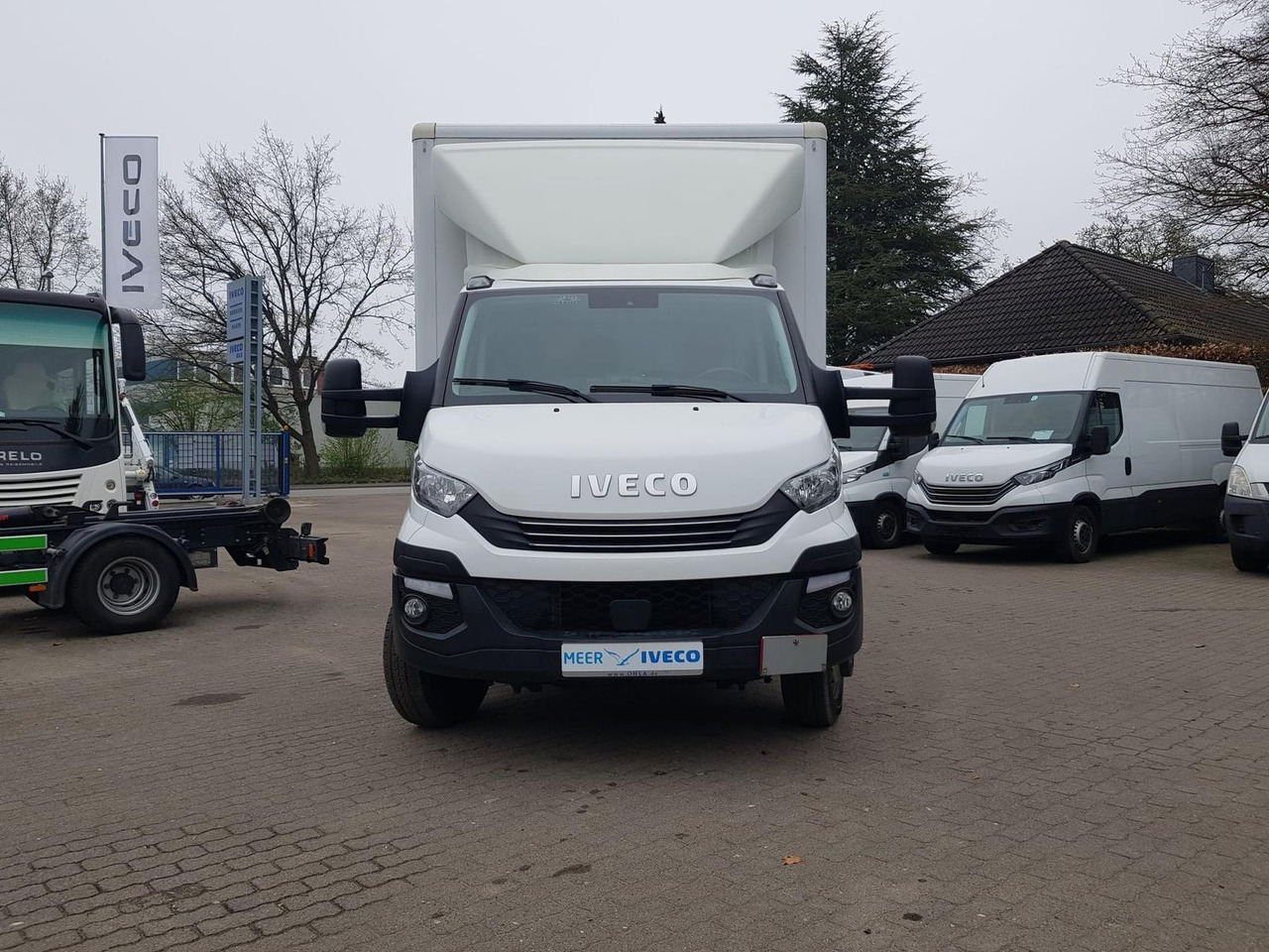 Iveco Daily 70C18HA8/P Koffer, Luftfederung, Kamera - شاحنة مغلقة الصندوق: صورة 2 Iveco Daily 70C18HA8/P Koffer, Luftfederung, Kamera - شاحنة مغلقة الصندوق: صورة 2