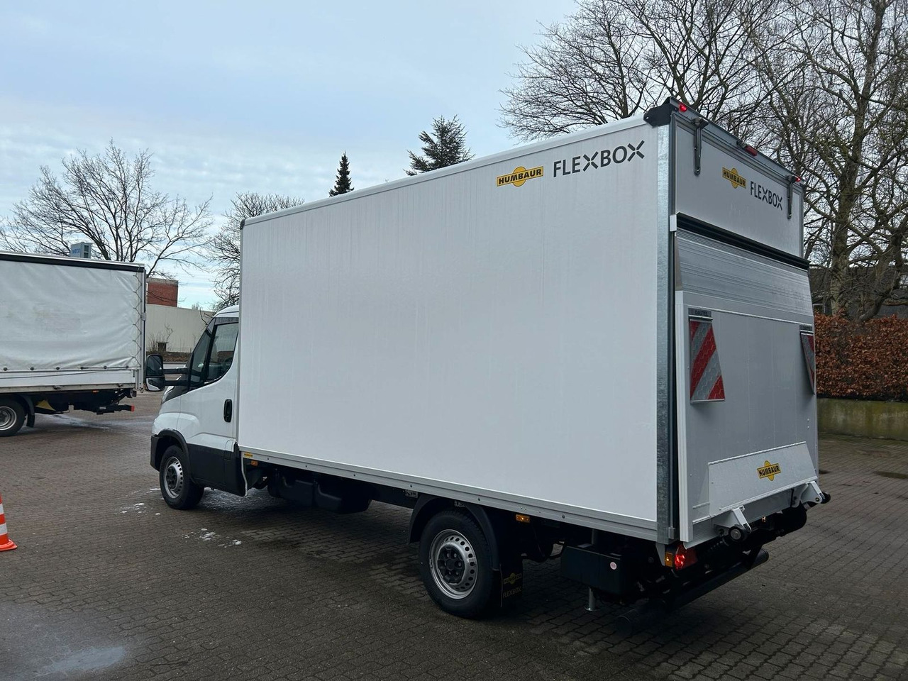 Iveco Daily Koffer 35S14H 3,0 LBW Kamera 115 kW (15... - شاحنة مغلقة الصندوق: صورة 4 Iveco Daily Koffer 35S14H 3,0 LBW Kamera 115 kW (15... - شاحنة مغلقة الصندوق: صورة 4