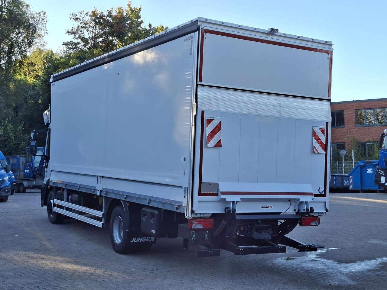 Iveco Eurocargo ML120E25/P JUNGE Schiebeplane LBW 1... - شاحنة ستارة: صورة 4 Iveco Eurocargo ML120E25/P JUNGE Schiebeplane LBW 1... - شاحنة ستارة: صورة 4