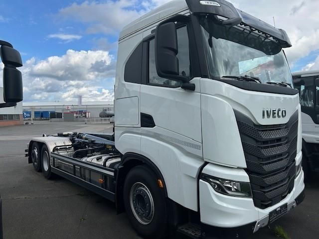 Iveco X-WAY AS280X49Y/PS ON Abrollkipper Hiab 21S.... - شاحنة ذات خطاف: صورة 1 Iveco X-WAY AS280X49Y/PS ON Abrollkipper Hiab 21S.... - شاحنة ذات خطاف: صورة 1