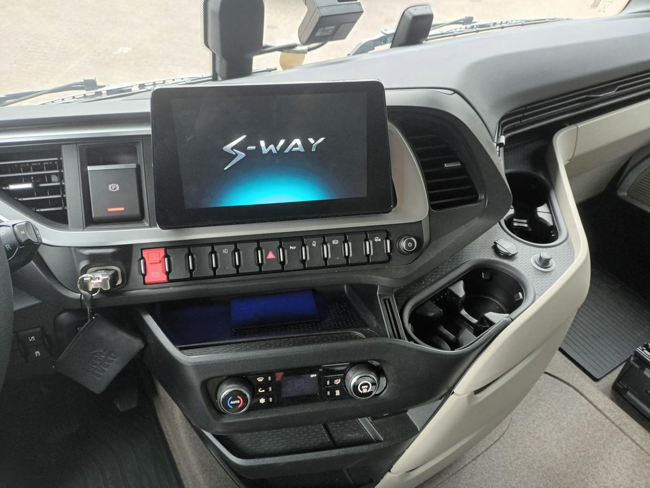 Iveco X-Way S-Way Sattelzugmaschine 500PS 18-20t zG... Iveco X-Way S-Way Sattelzugmaschine 500PS 18-20t zG...: صورة 13 Iveco X-Way S-Way Sattelzugmaschine 500PS 18-20t zG... Iveco X-Way S-Way Sattelzugmaschine 500PS 18-20t zG...: صورة 13