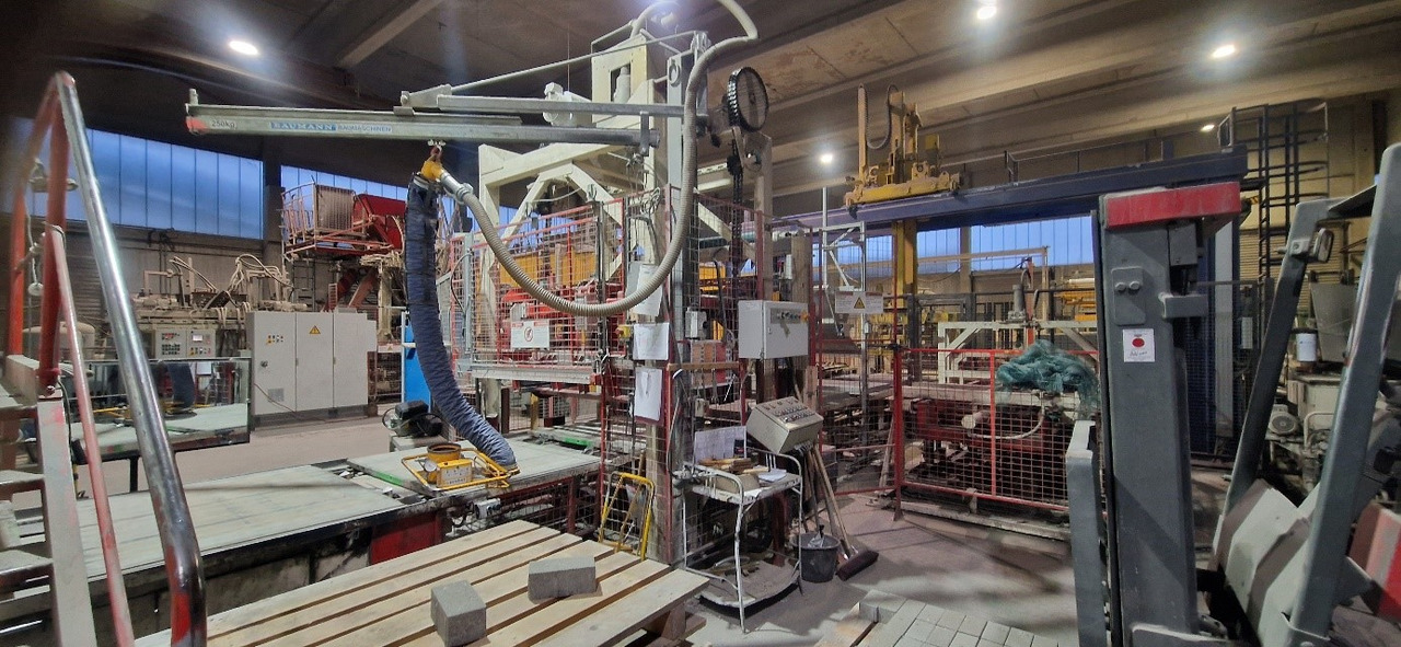 Henke Variant 140/115/50 – Fully automatic block production line / Vollautomatische Steinfertigungsanlage - معدات الخرسانة: صورة 3 Henke Variant 140/115/50 – Fully automatic block production line / Vollautomatische Steinfertigungsanlage - معدات الخرسانة: صورة 3