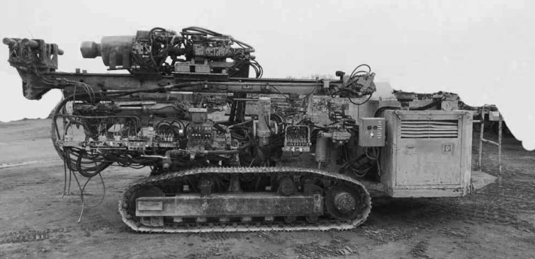 Klemm KR806-3 – Anchor drill / Ankerbohrgerät - برج الحفر: صورة 1 Klemm KR806-3 – Anchor drill / Ankerbohrgerät - برج الحفر: صورة 1