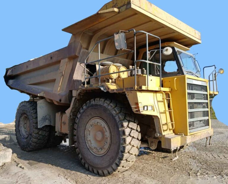 Komatsu HD605-5 – Dumper - شاحنة التعدين: صورة 1 Komatsu HD605-5 – Dumper - شاحنة التعدين: صورة 1