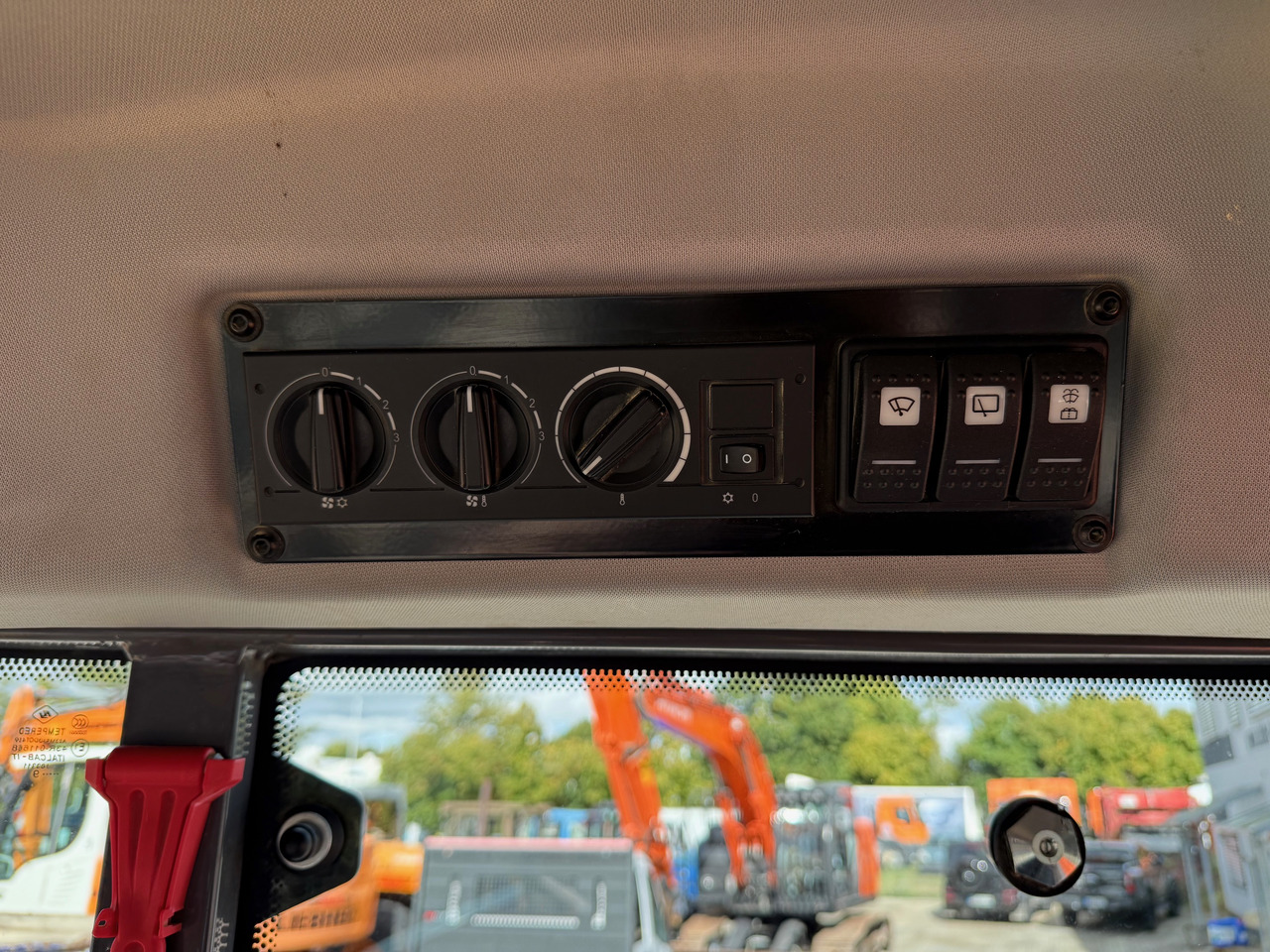 مدحلة ضاغطة Hamm H13i VIO Oszillation Walzenzug TOP: صورة 12 مدحلة ضاغطة Hamm H13i VIO Oszillation Walzenzug TOP: صورة 12