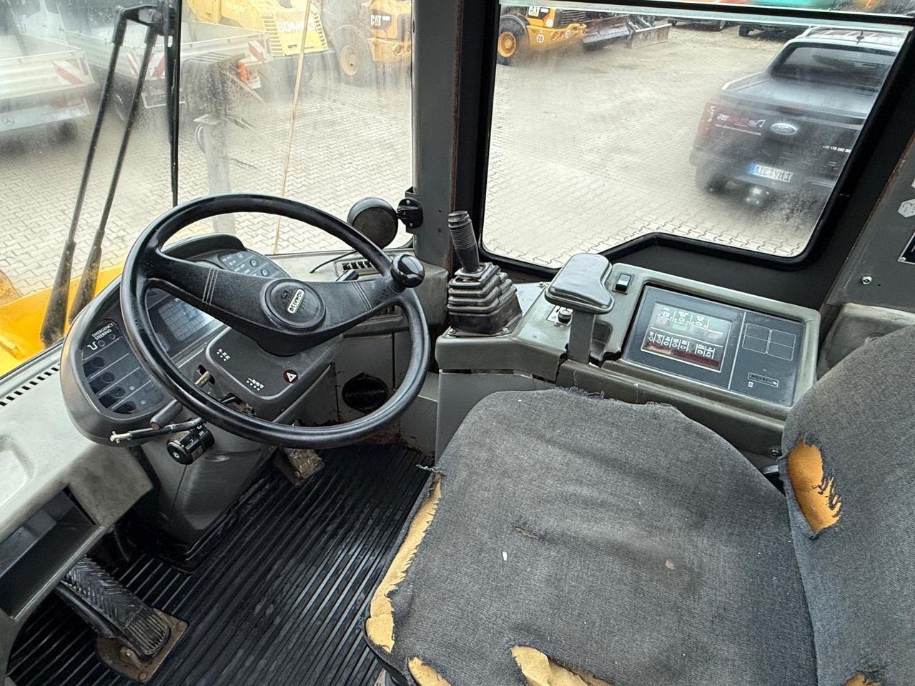 اللودر بعجل Komatsu Hanomag WA270-3 Radlader Klima: صورة 15