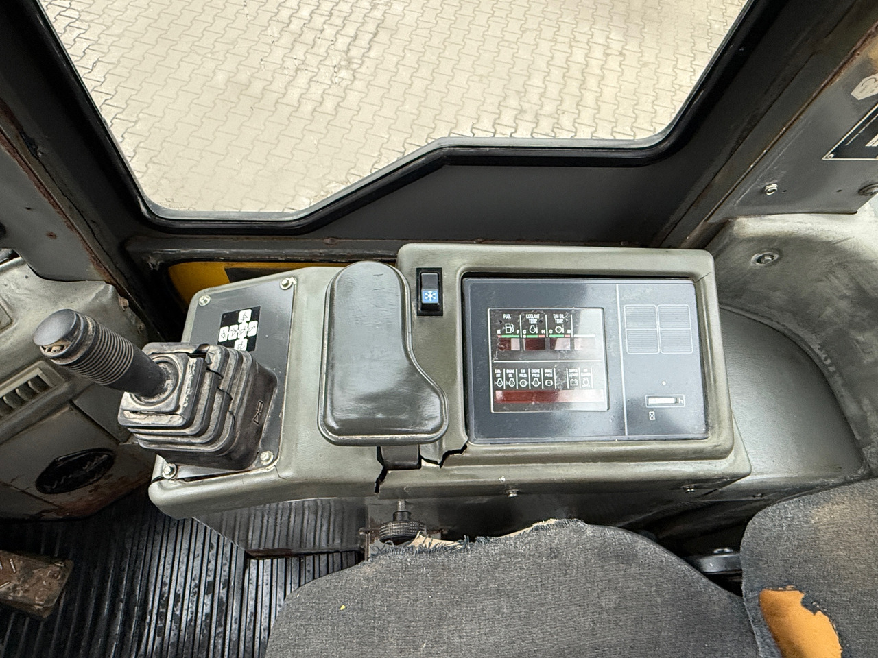 اللودر بعجل Komatsu Hanomag WA270-3 Radlader Klima: صورة 17