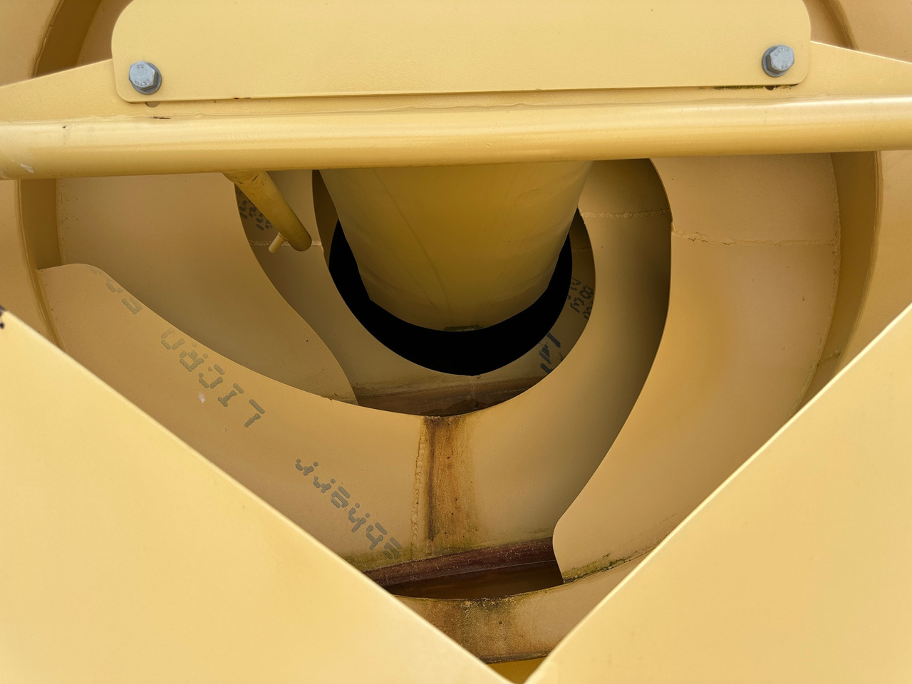 حلة خرسانة Liebherr HTM1204 Betonmischer Aufbau 12 m3 UNBENUTZT: صورة 15
