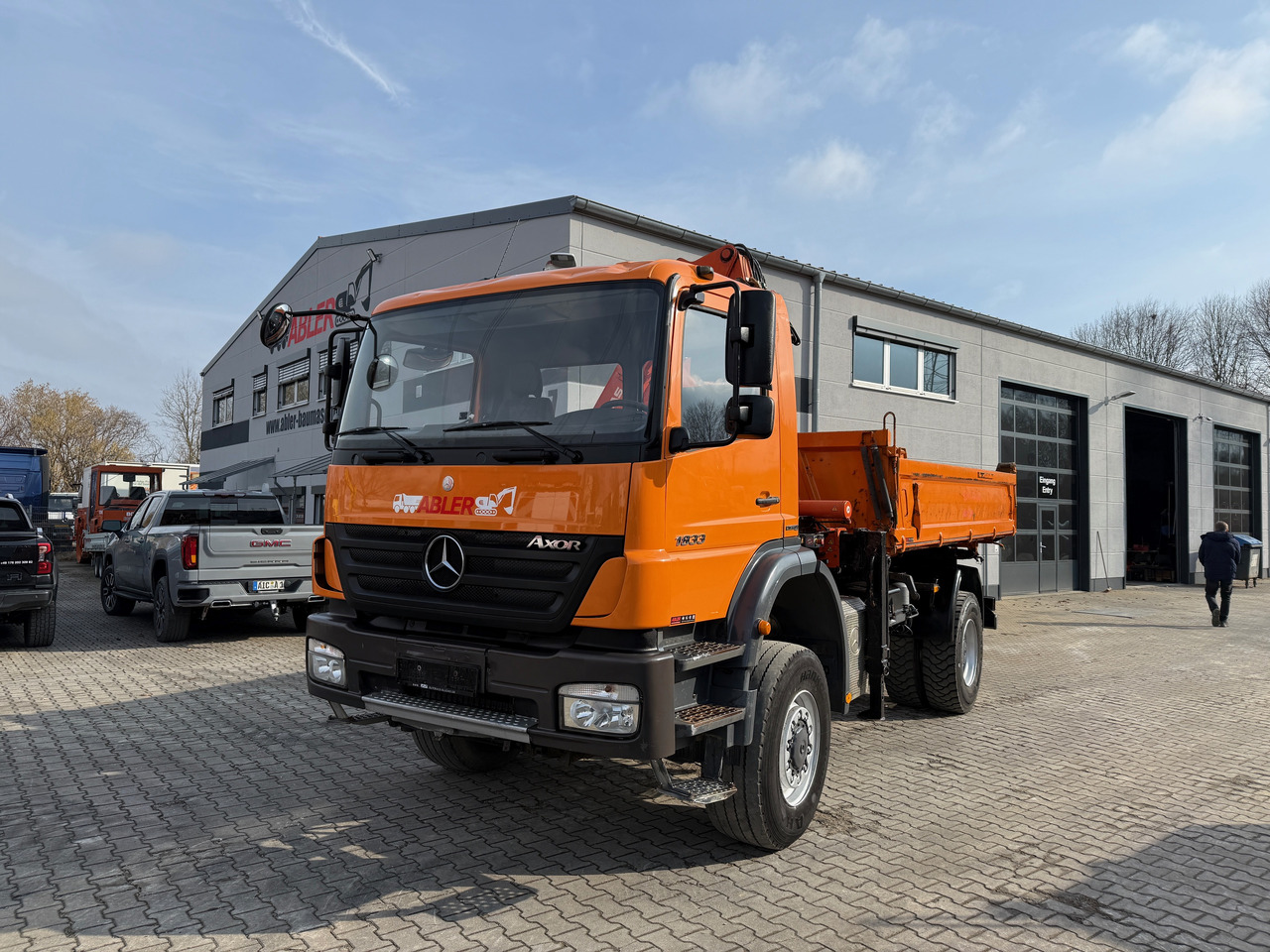 Mercedes-Benz 1833 Axor Kipper Kran Allrad - شاحنة قلاب, شاحنة كرين: صورة 2 Mercedes-Benz 1833 Axor Kipper Kran Allrad - شاحنة قلاب, شاحنة كرين: صورة 2