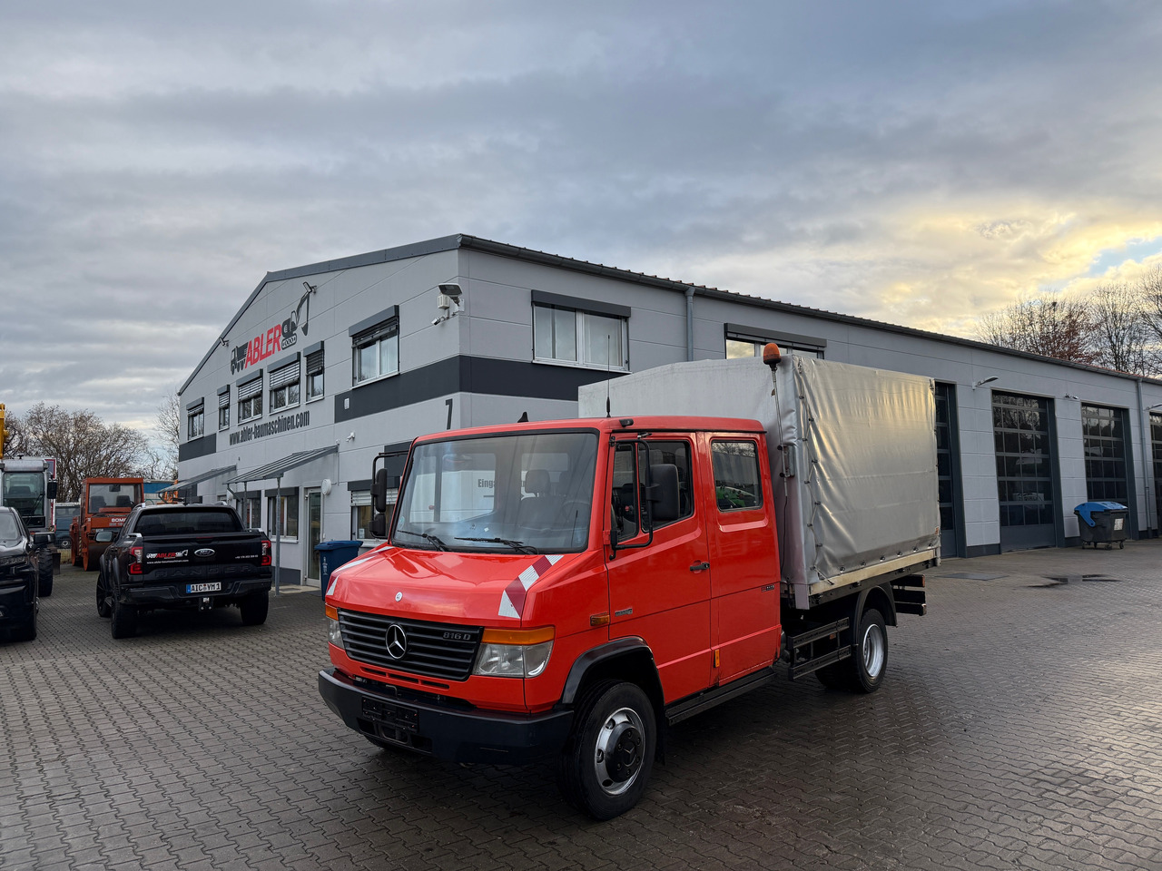 Mercedes-Benz 816 Vario Doka Pritsche Plane 2x AHK - شاحنة ستارة: صورة 2 Mercedes-Benz 816 Vario Doka Pritsche Plane 2x AHK - شاحنة ستارة: صورة 2