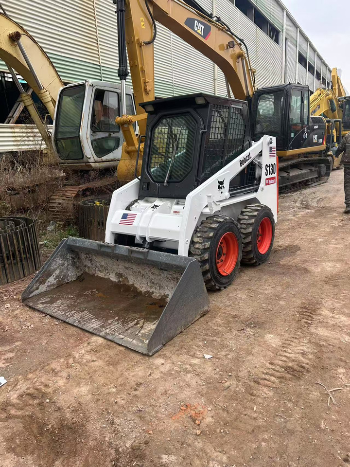 Bobcat S130 - شيول صغير: صورة 2 Bobcat S130 - شيول صغير: صورة 2
