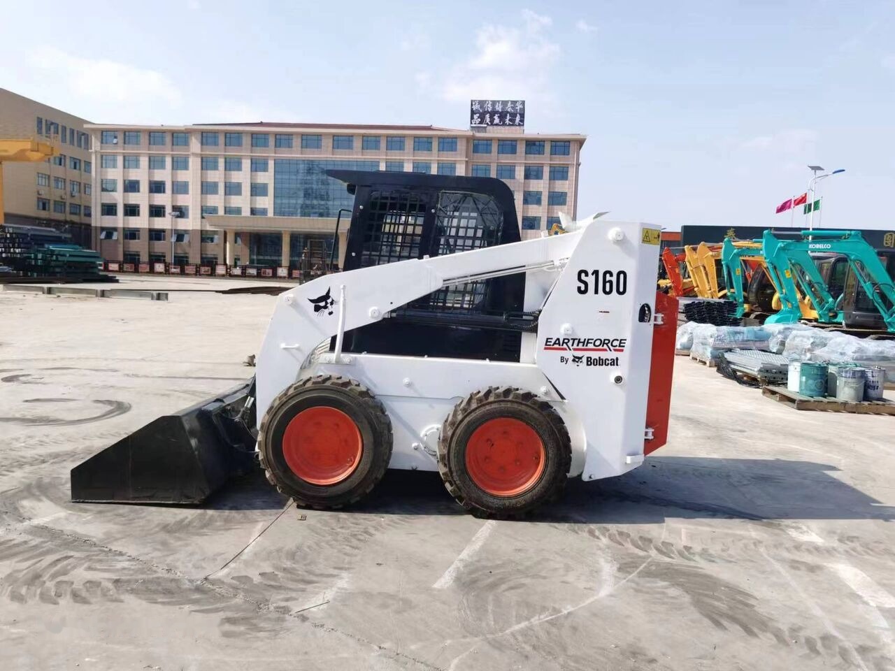 Bobcat S160 - شيول صغير: صورة 1 Bobcat S160 - شيول صغير: صورة 1