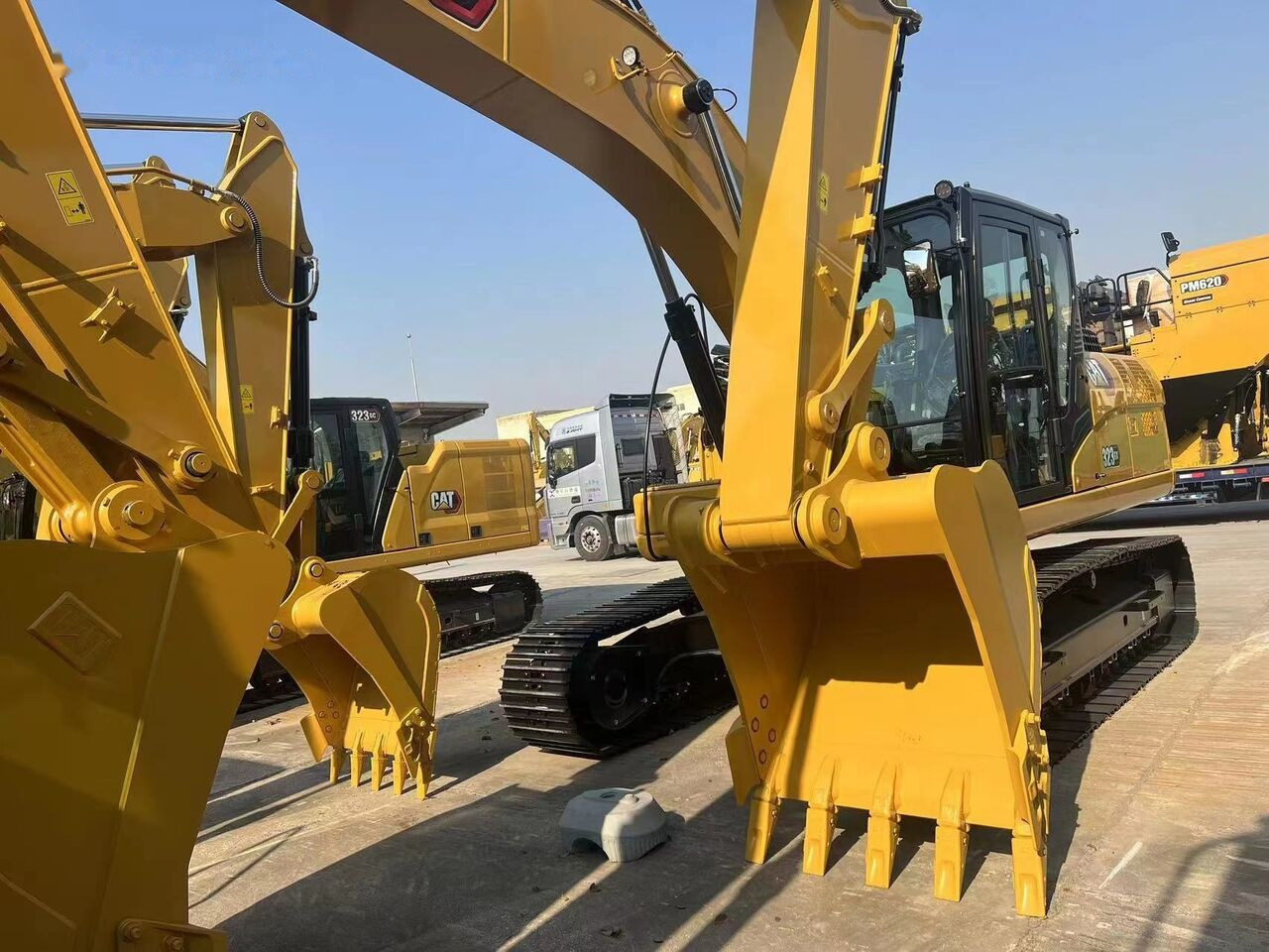 Caterpillar 323GX - حفار زحاف: صورة 4 Caterpillar 323GX - حفار زحاف: صورة 4