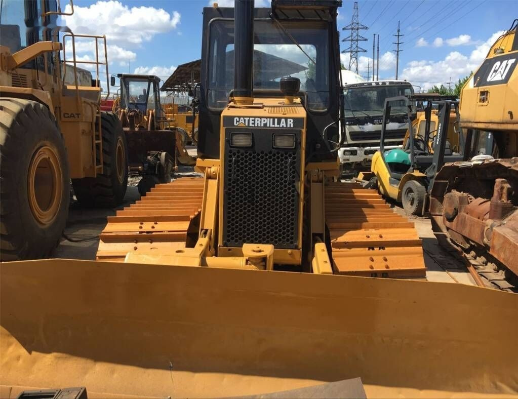 Caterpillar D4C - جرافة: صورة 1 Caterpillar D4C - جرافة: صورة 1