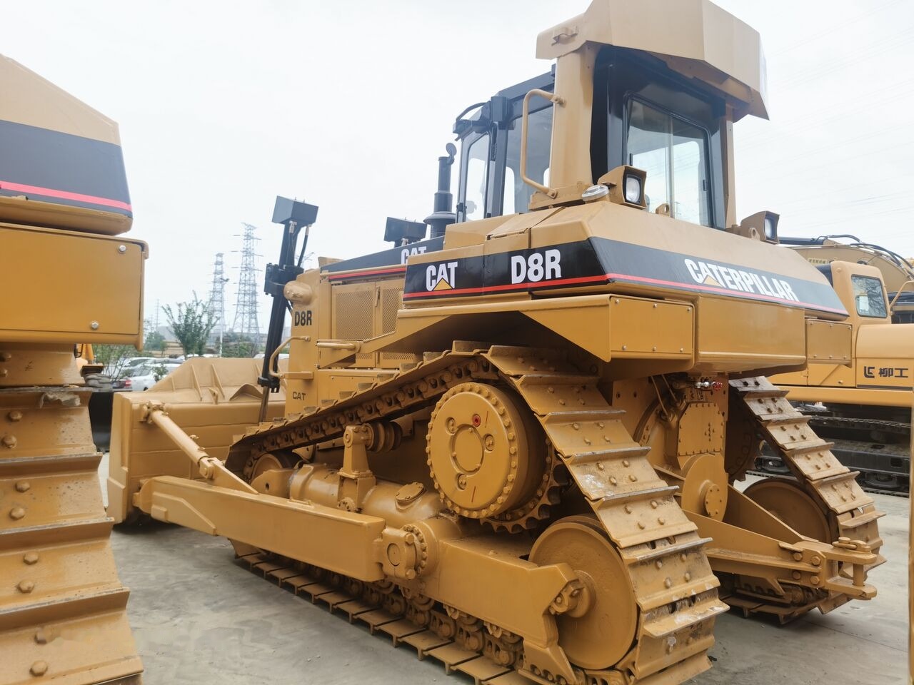 Caterpillar D8R - جرافة: صورة 4 Caterpillar D8R - جرافة: صورة 4