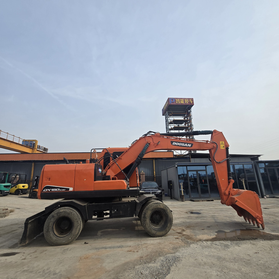 DOOSAN DX150W - حفارة دولاب: صورة 4 DOOSAN DX150W - حفارة دولاب: صورة 4