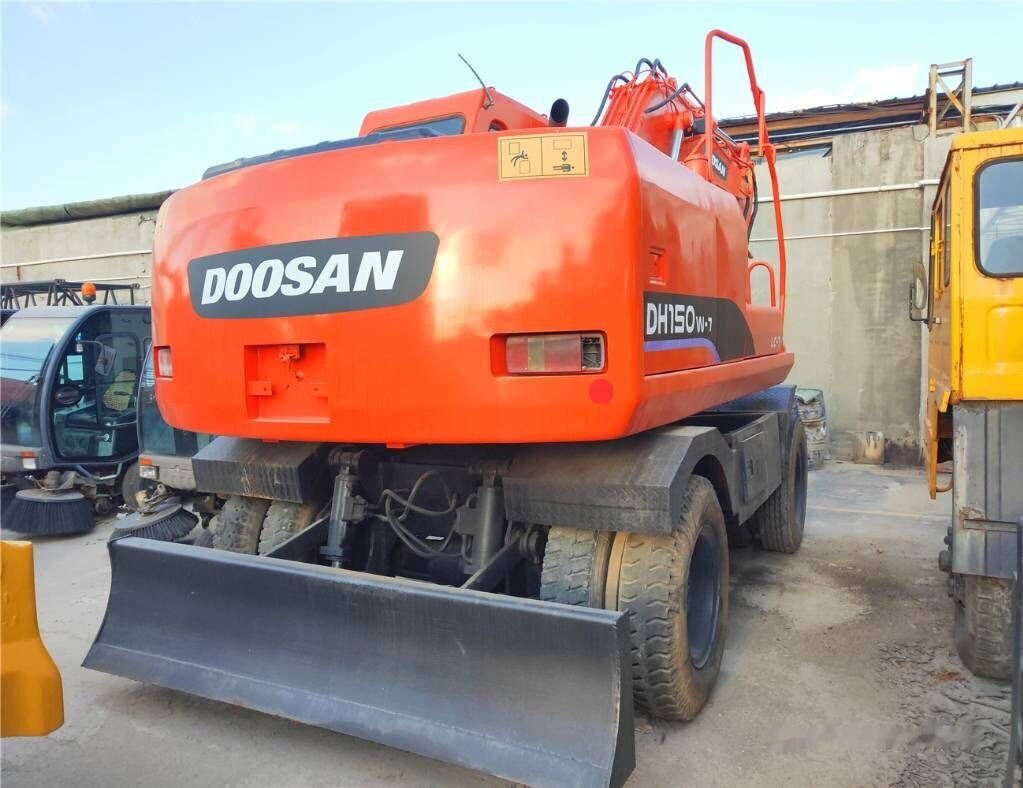 Doosan DH 150 W-7 - حفارة دولاب: صورة 2 Doosan DH 150 W-7 - حفارة دولاب: صورة 2