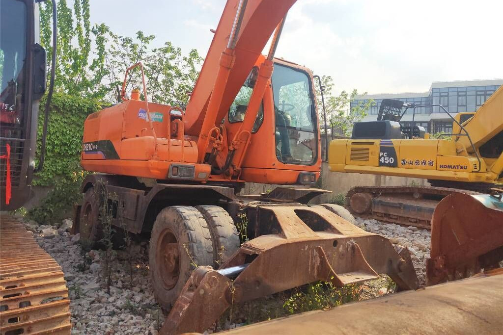 Doosan DH 210 W-7 - حفارة دولاب: صورة 2 Doosan DH 210 W-7 - حفارة دولاب: صورة 2